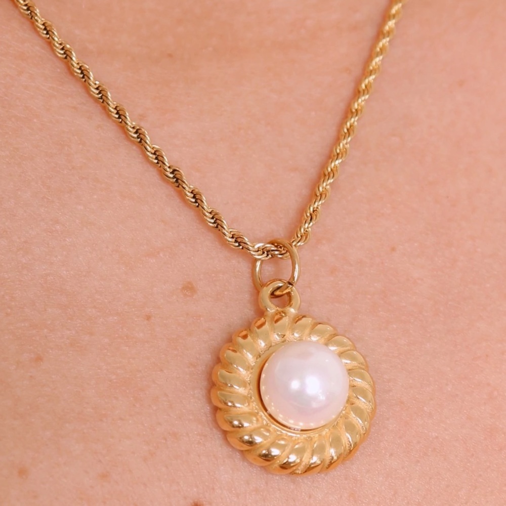GP Twisted rope chain pendant necklace - Picture 3 of 3
